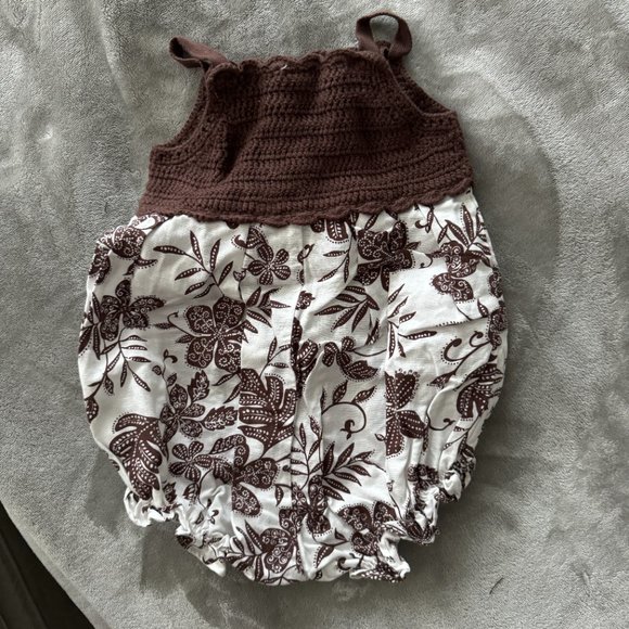 Like NEW Baby Gap Brown & White Floral Romper with Matching Sweater Sz 3-6 mos - Picture 5 of 8